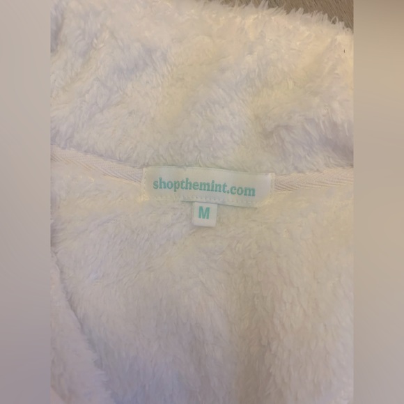 So so comfy and can be worn for comfy or cute - Picture 3 of 3